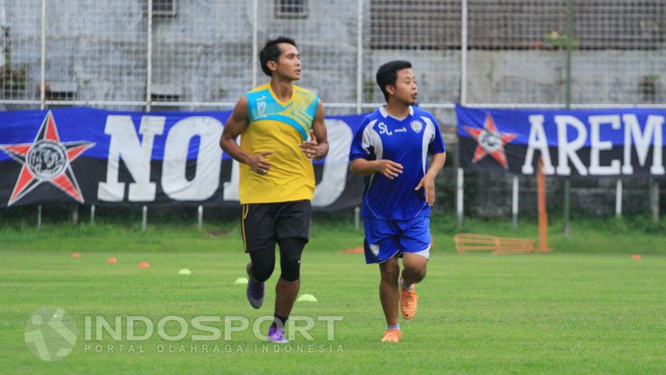 Hendro saat mengikuti latihan Arema FC. Copyright: © Ian Setiawan/INDOSPORT